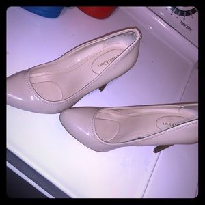 Calvin Klein tan heels